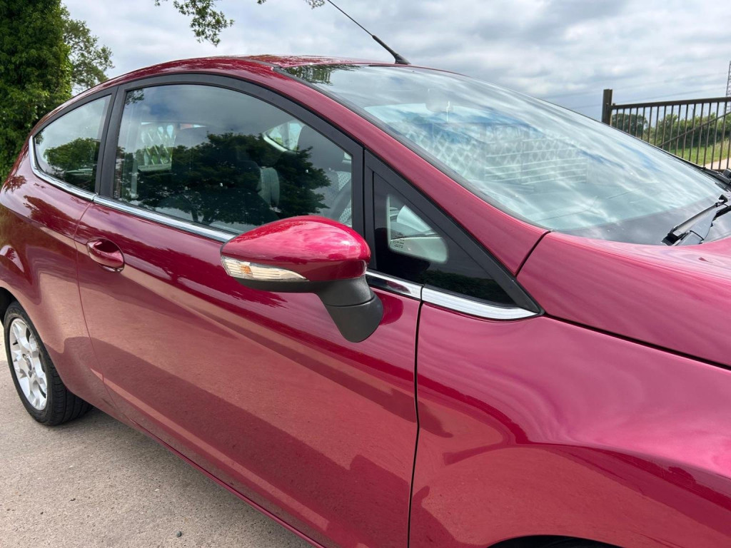 View FORD FIESTA 1.25 Zetec 3dr