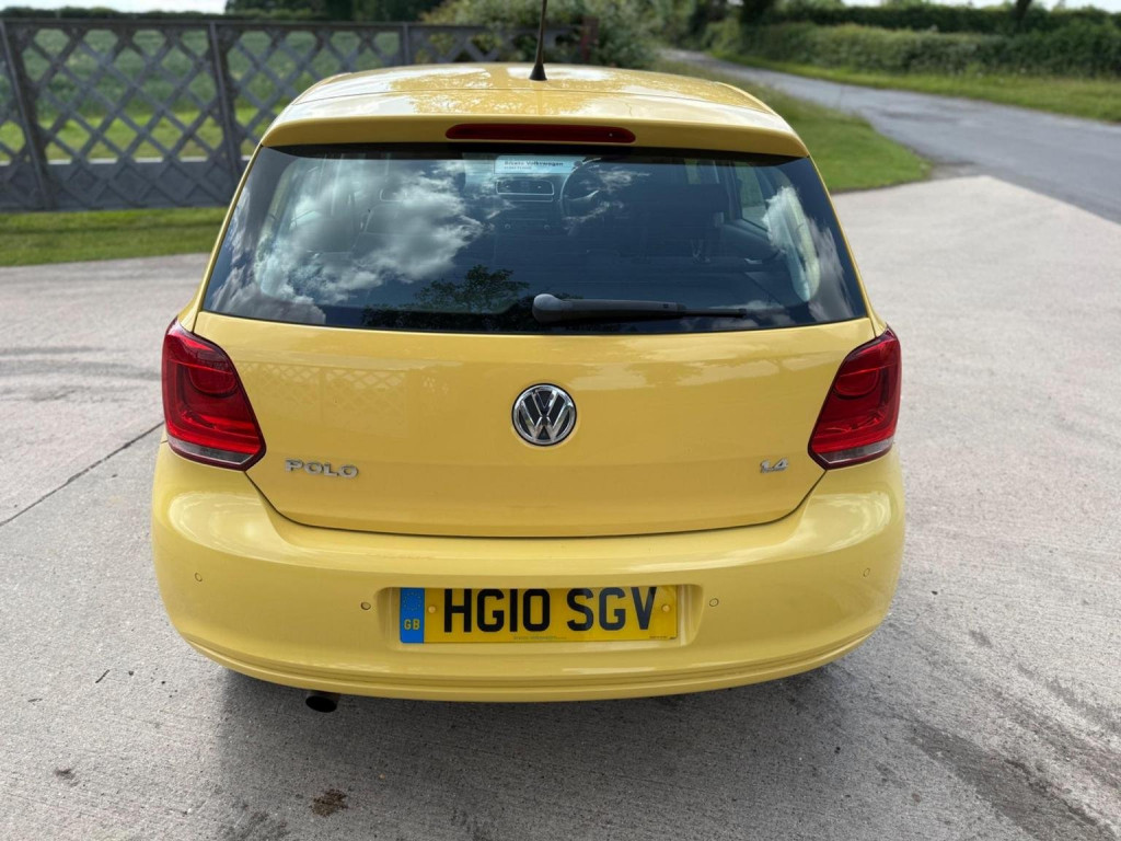 VOLKSWAGEN POLO
