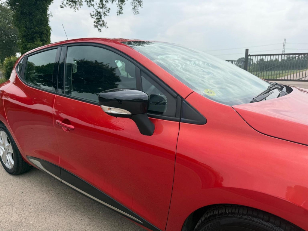 View RENAULT CLIO 0.9 TCe Dynamique MediaNav Euro 5 (s/s) 5dr