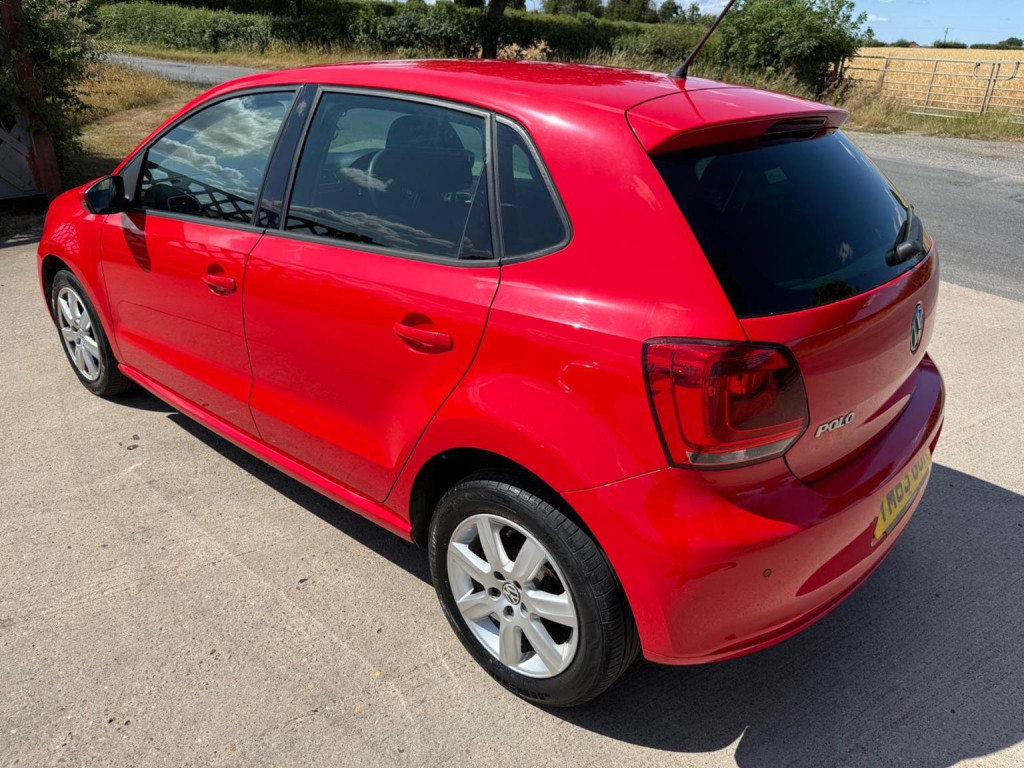 VOLKSWAGEN POLO