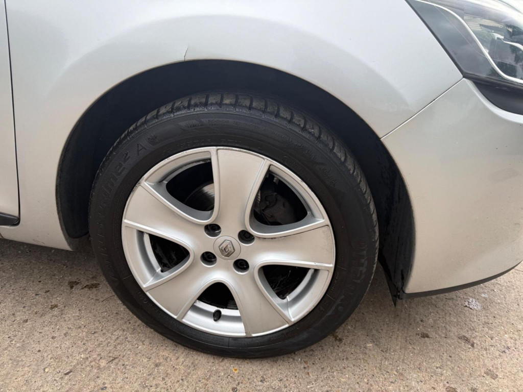 View RENAULT CLIO 1.2 16V Dynamique Nav Euro 6 5dr