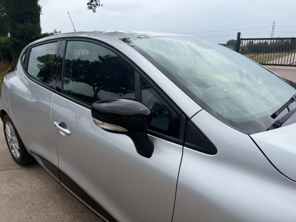 View RENAULT CLIO 1.2 16V Dynamique Nav Euro 6 5dr