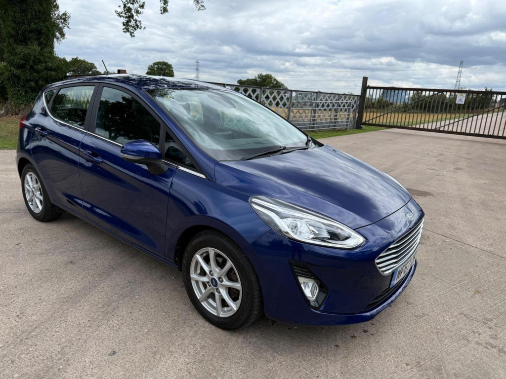 View FORD FIESTA 1.0T EcoBoost Zetec Euro 6 (s/s) 5dr