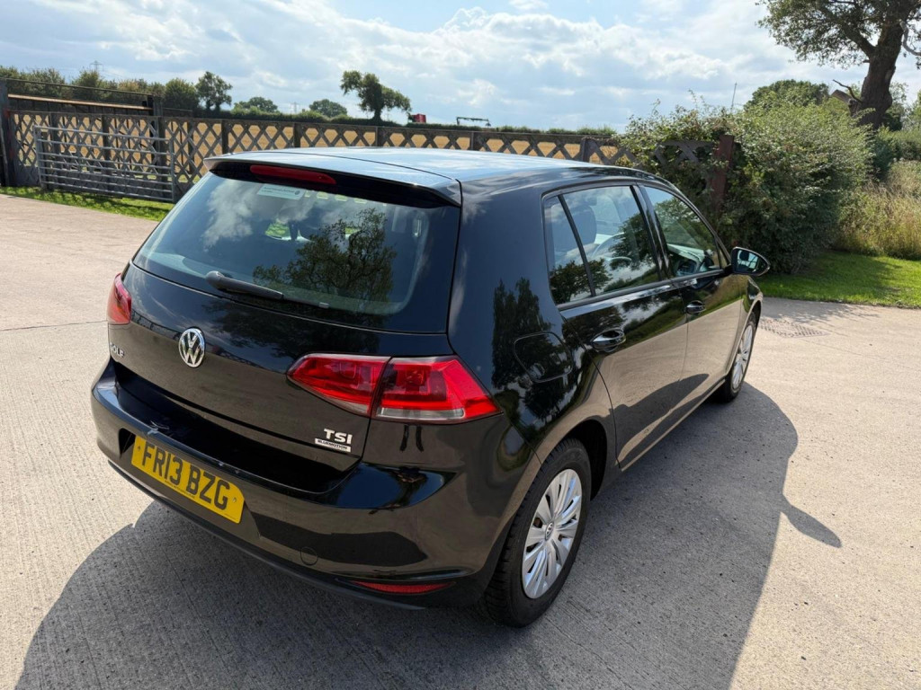 VOLKSWAGEN GOLF