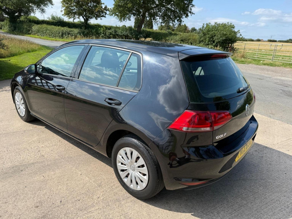 VOLKSWAGEN GOLF