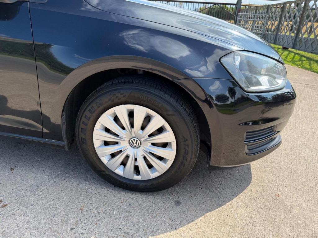 View VOLKSWAGEN GOLF 1.2 TSI BlueMotion Tech S Euro 5 (s/s) 5dr
