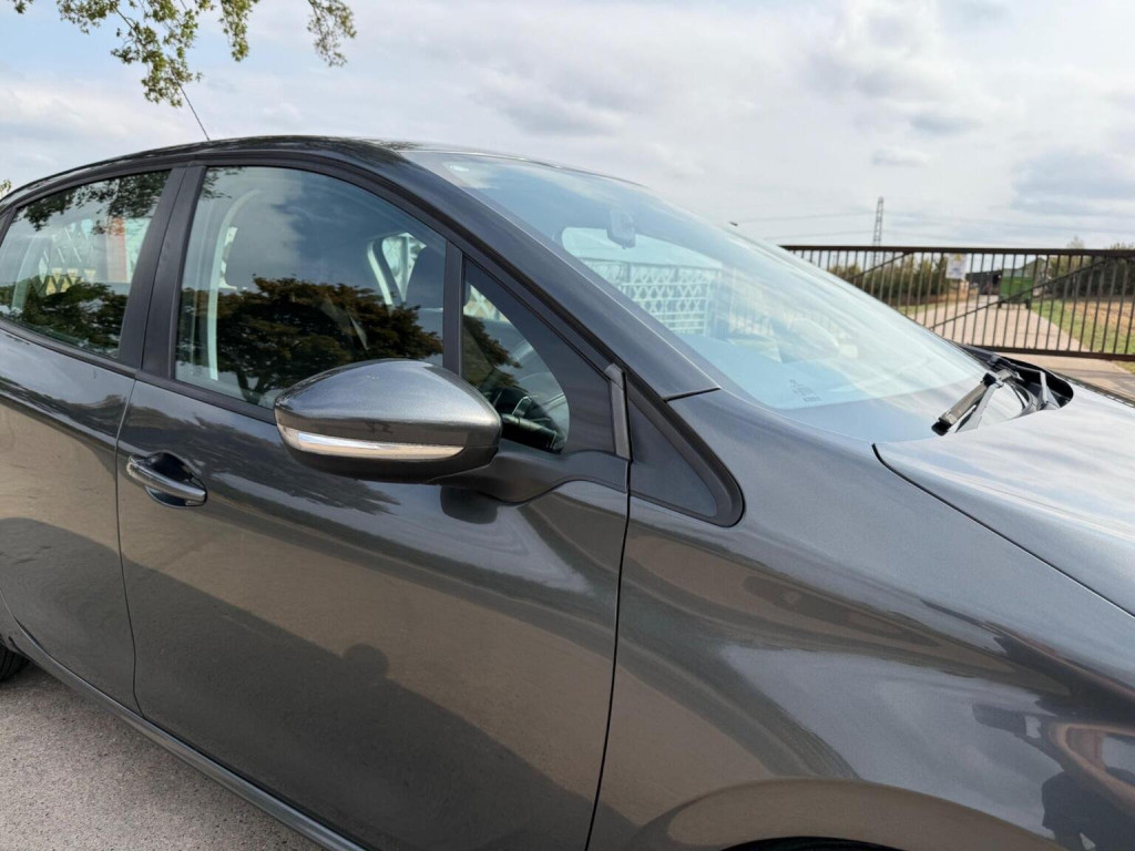 View PEUGEOT 208 1.4 e-HDi Active EGC Euro 5 (s/s) 5dr