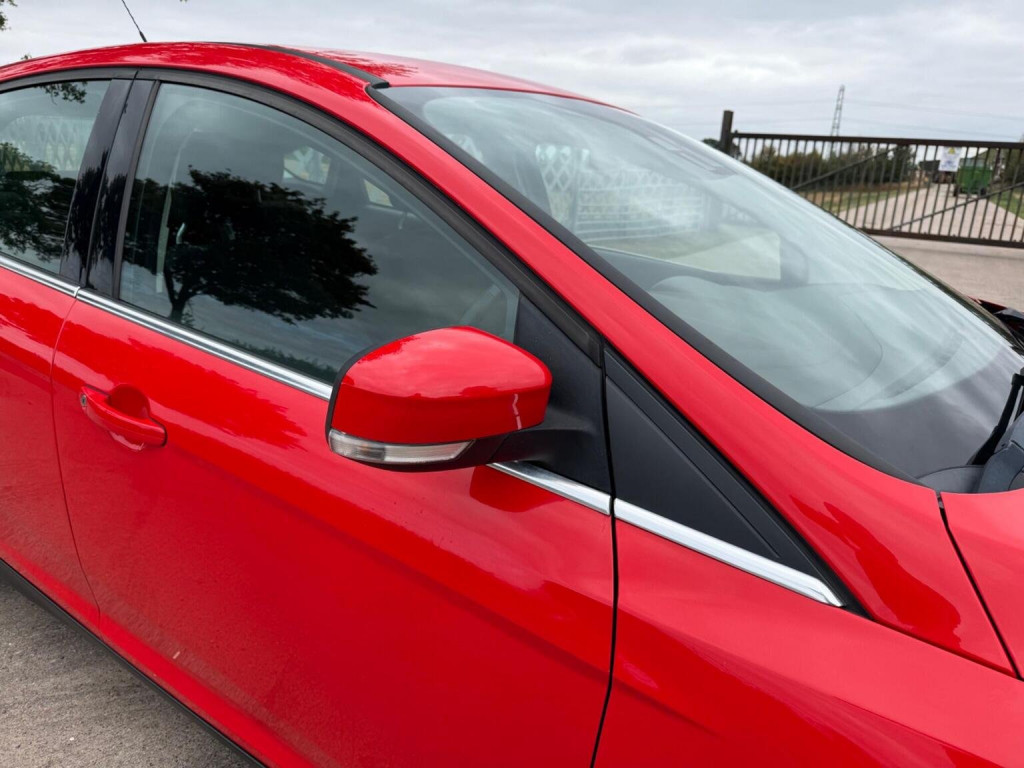 View FORD FOCUS 1.0T EcoBoost Titanium Euro 6 (s/s) 5dr