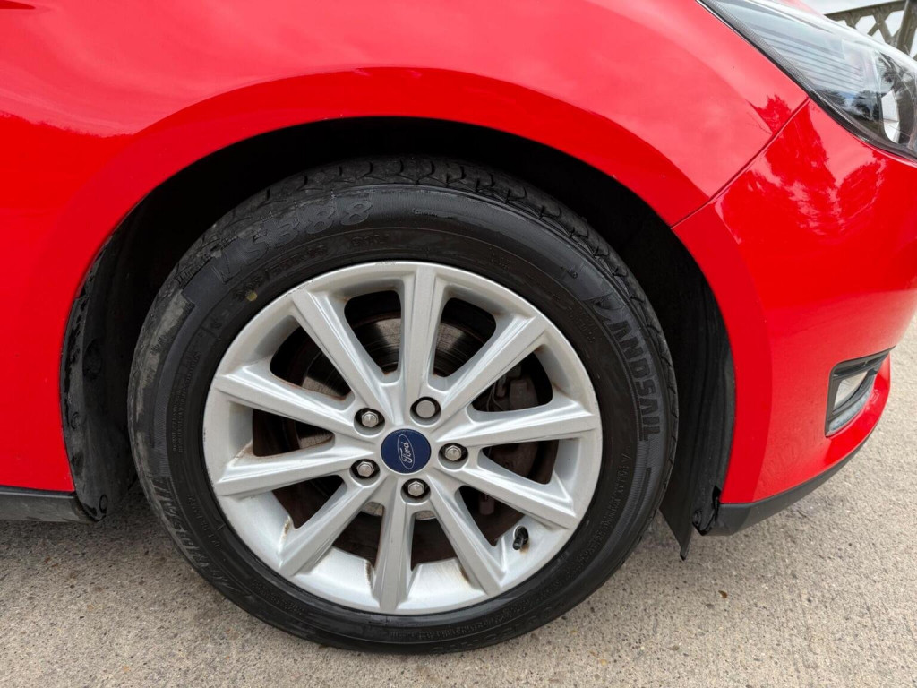 View FORD FOCUS 1.0T EcoBoost Titanium Euro 6 (s/s) 5dr