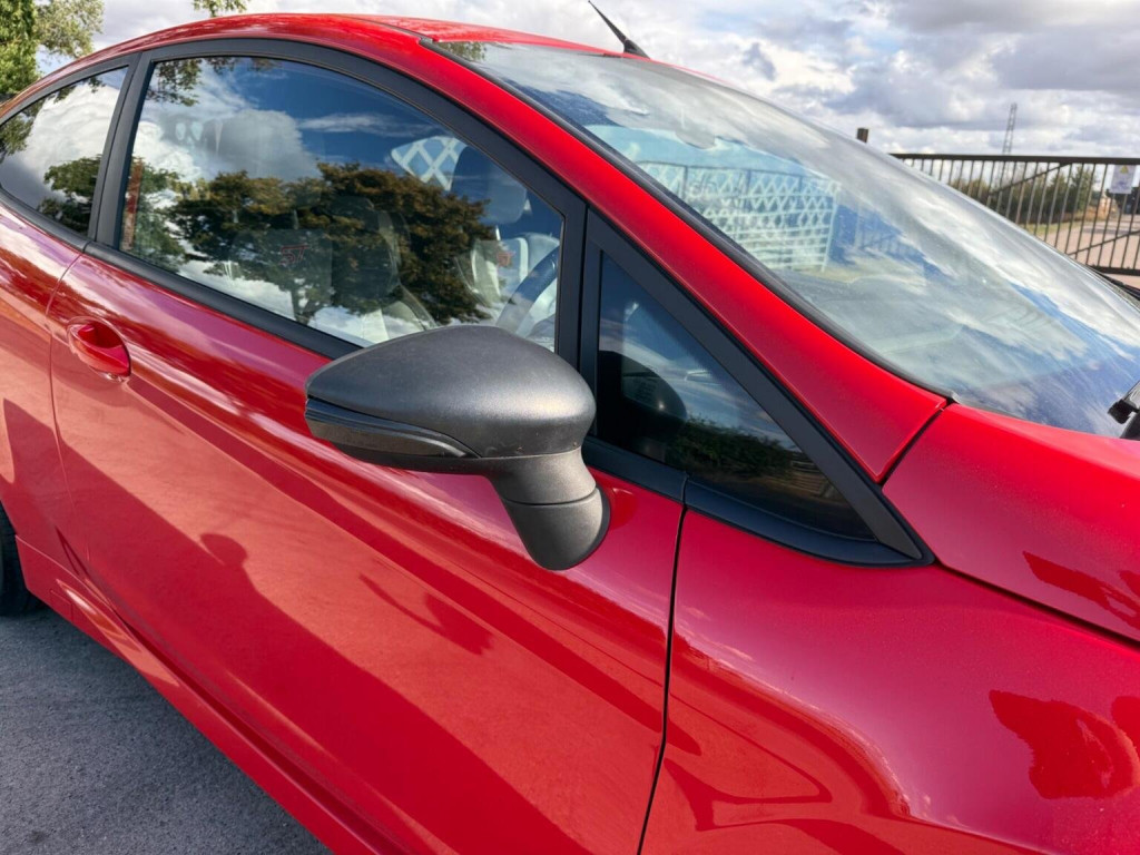 View FORD FIESTA 1.6T EcoBoost ST-2 Euro 6 3dr