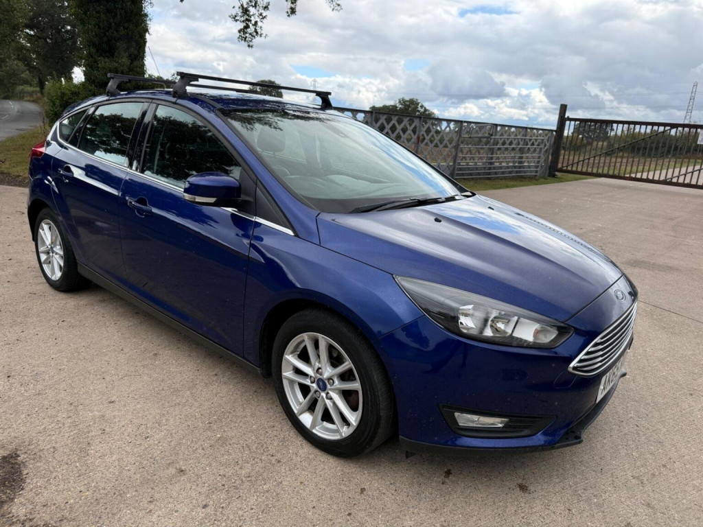 View FORD FOCUS 1.0T EcoBoost Zetec Euro 6 (s/s) 5dr