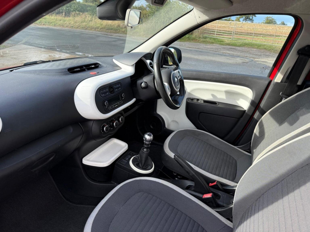 RENAULT TWINGO
