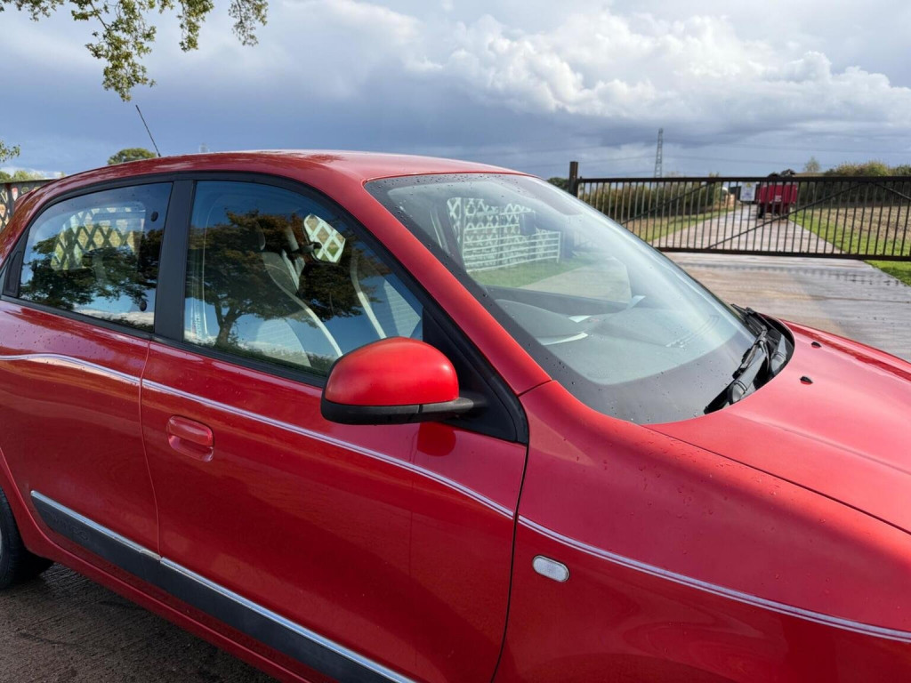 View RENAULT TWINGO 0.9 TCe ENERGY Dynamique Euro 6 (s/s) 5dr