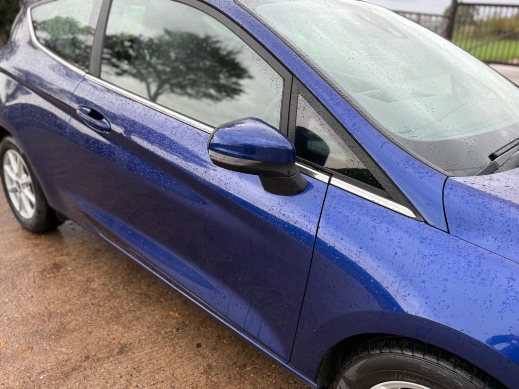 View FORD FIESTA 1.1 Ti-VCT Zetec Euro 6 (s/s) 3dr