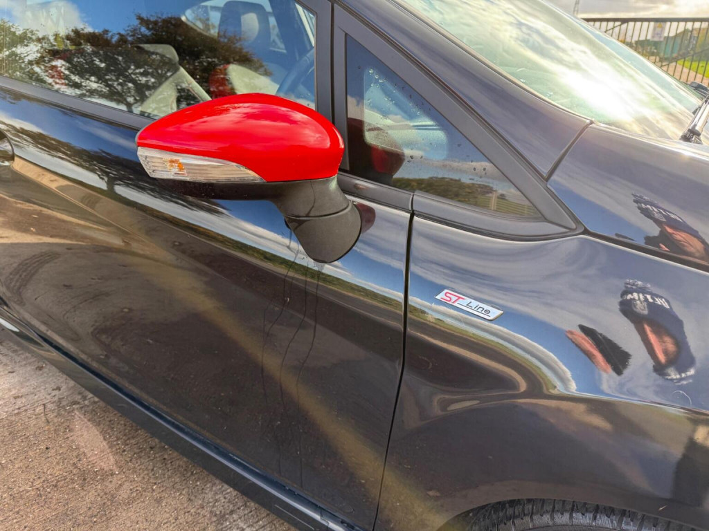 View FORD FIESTA 1.0T EcoBoost ST-Line Euro 6 (s/s) 3dr