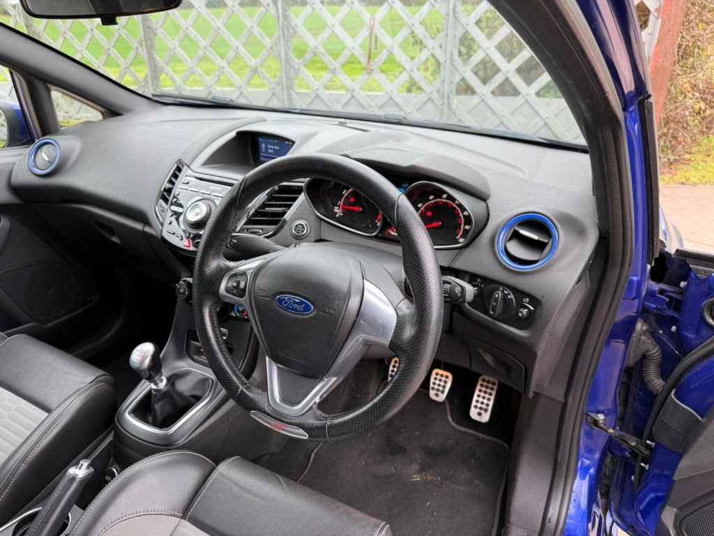 View FORD FIESTA 1.6T EcoBoost ST-2 Euro 5 3dr