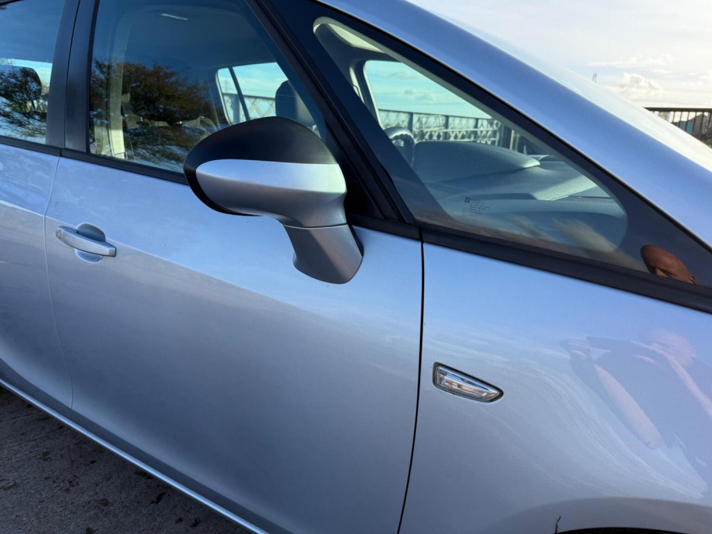 View VAUXHALL ZAFIRA TOURER 1.4i Turbo Design Euro 6 5dr