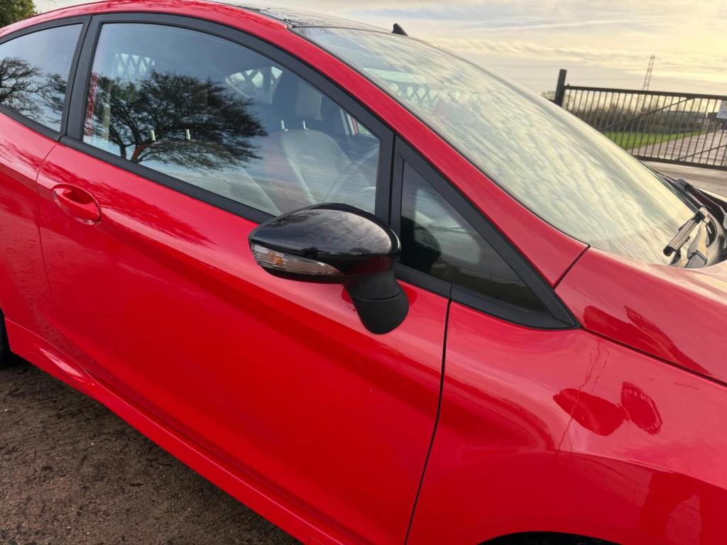 View FORD FIESTA 1.0T EcoBoost Zetec S Red Edition Euro 5 (s/s) 3dr