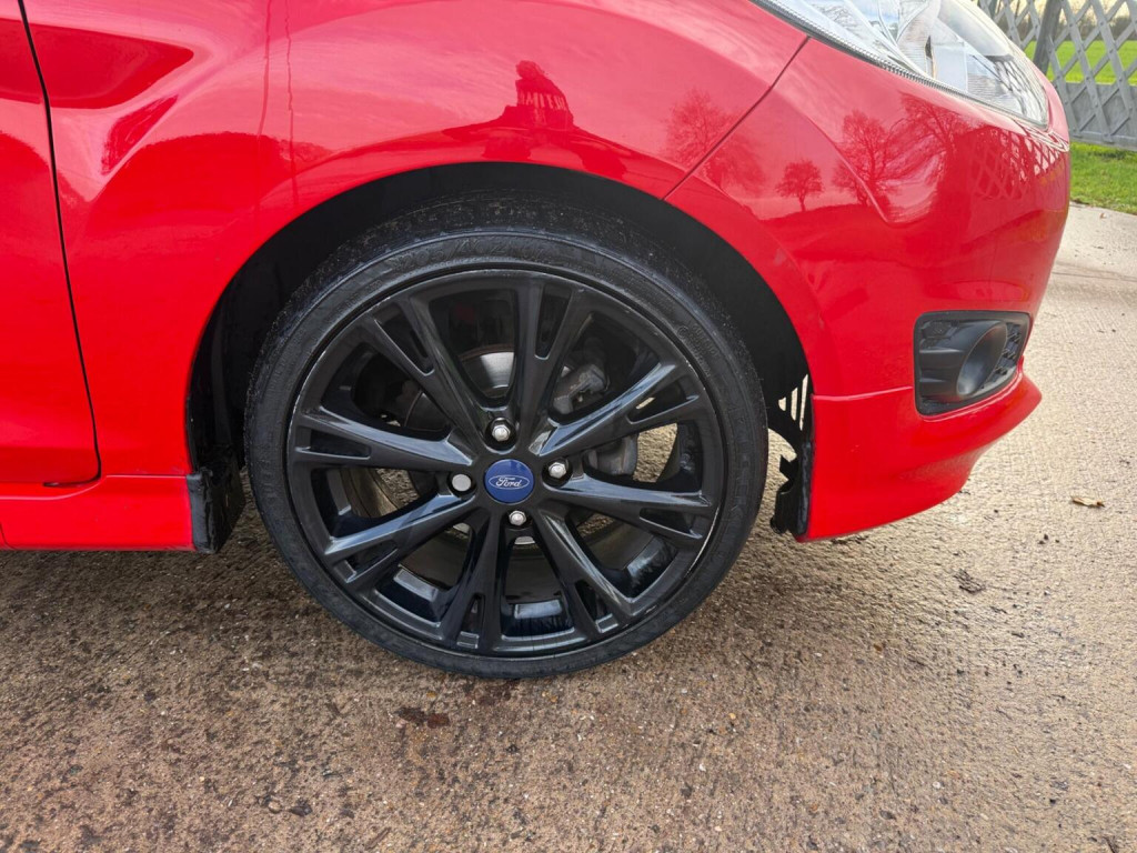 View FORD FIESTA 1.0T EcoBoost Zetec S Red Edition Euro 5 (s/s) 3dr