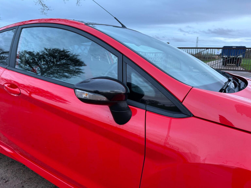 View FORD FIESTA 1.0T EcoBoost Zetec S Red Edition Euro 6 (s/s) 3dr