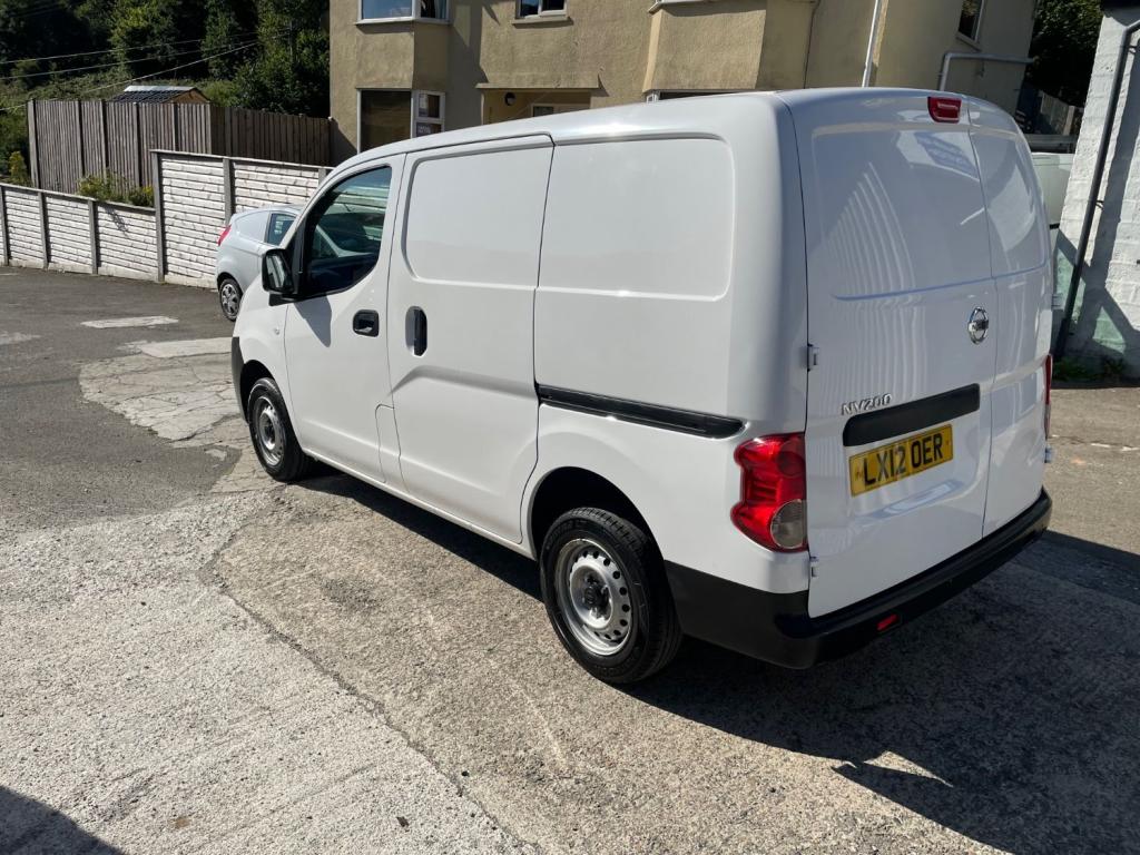 NISSAN NV200