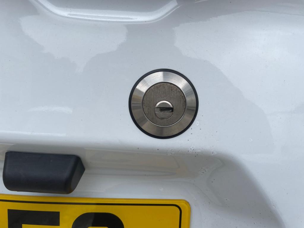 FORD TRANSIT COURIER