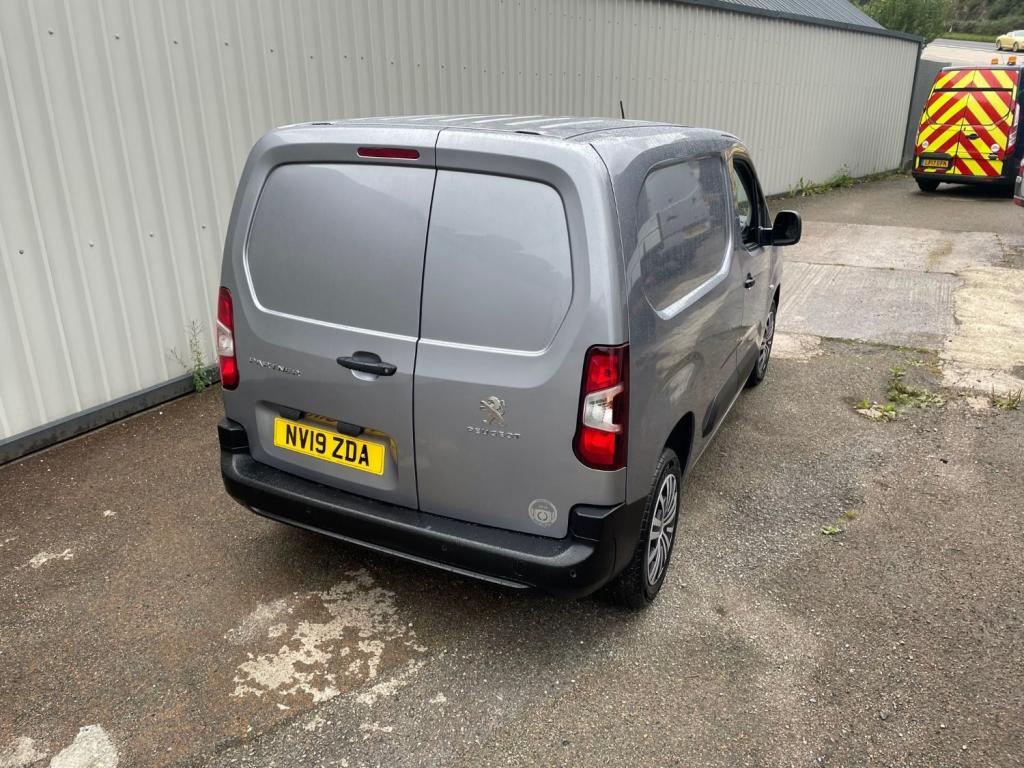 PEUGEOT PARTNER