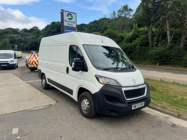 PEUGEOT BOXER 2.2 BlueHDi 335 Built for Business Plus
