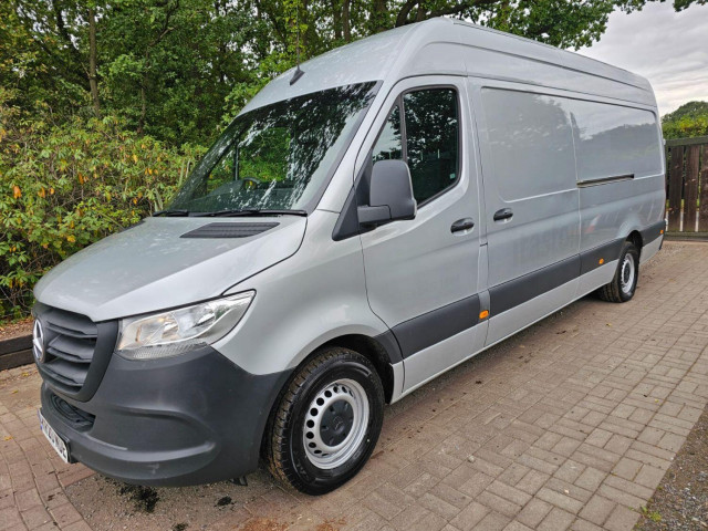 MERCEDES-BENZ SPRINTER