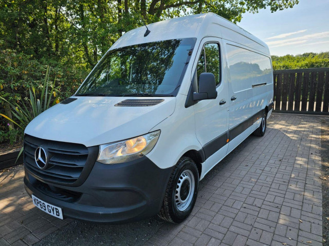 MERCEDES-BENZ SPRINTER