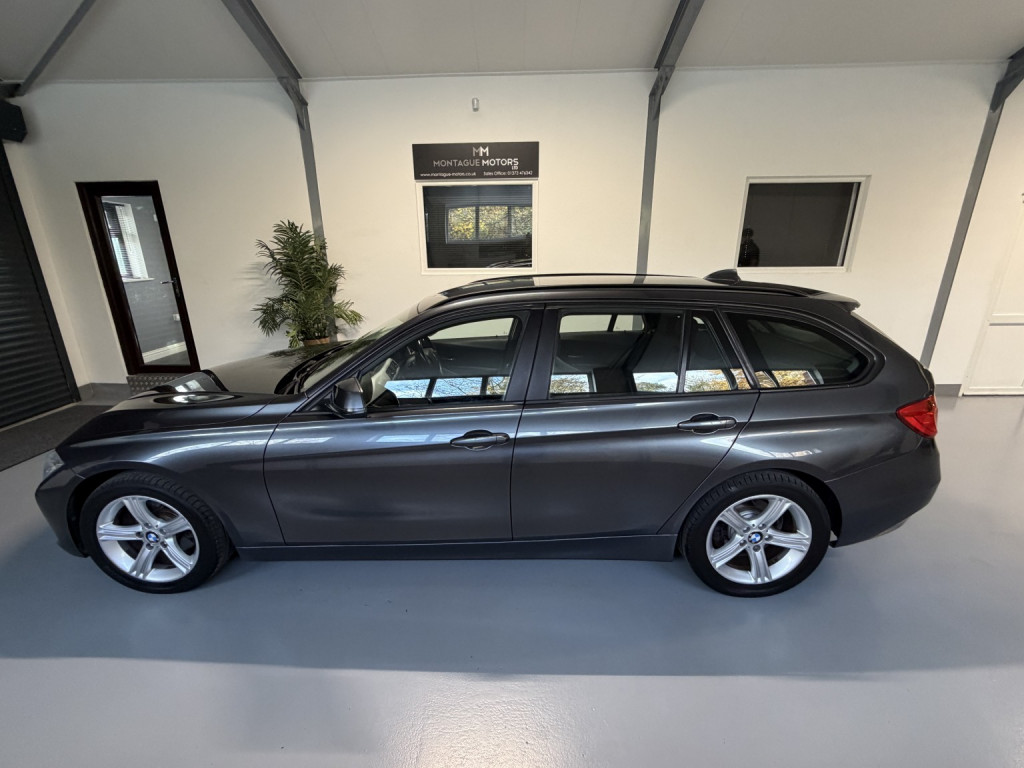 View BMW 3 SERIES 2.0 320d SE Touring