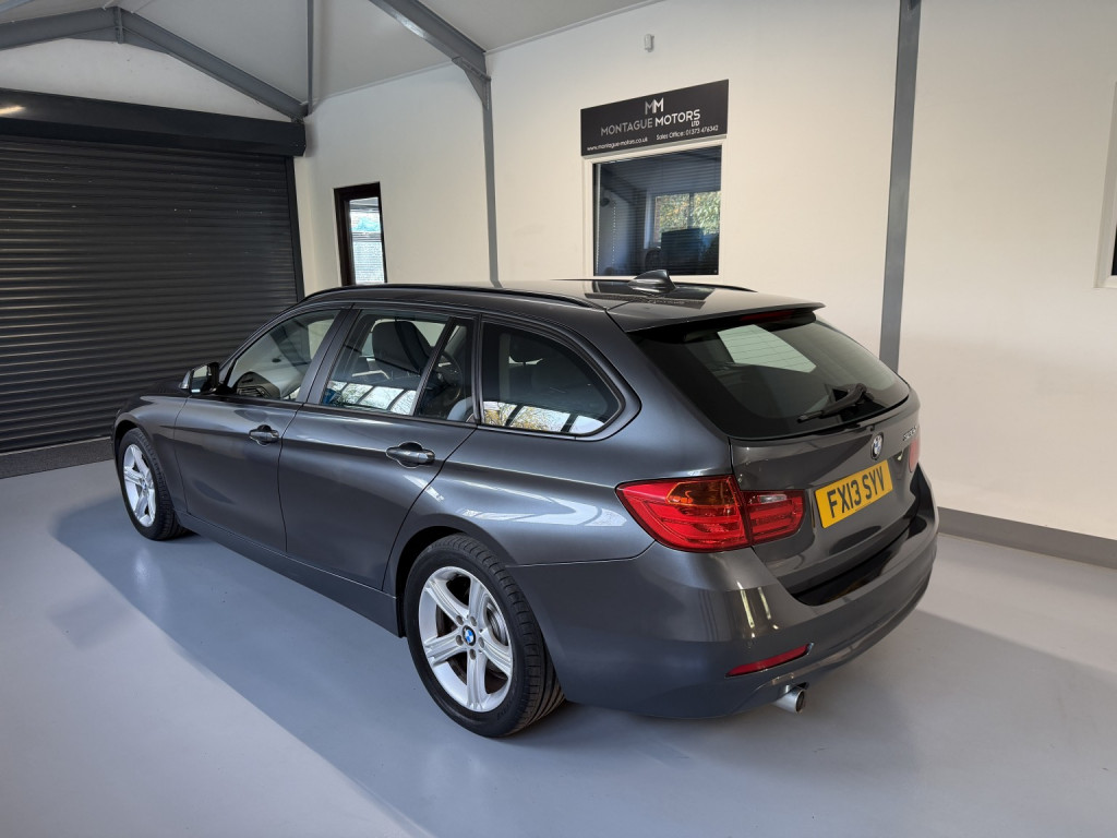 View BMW 3 SERIES 2.0 320d SE Touring
