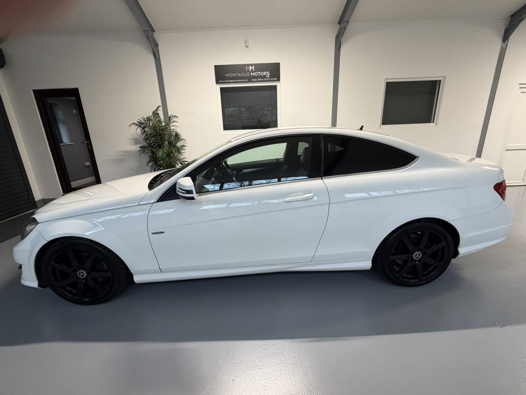 View MERCEDES-BENZ C CLASS 2.1 C220 CDI BlueEfficiency AMG Sport