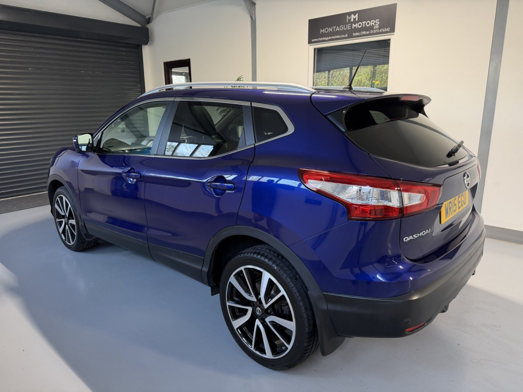 View NISSAN QASHQAI 1.5 dCi Tekna