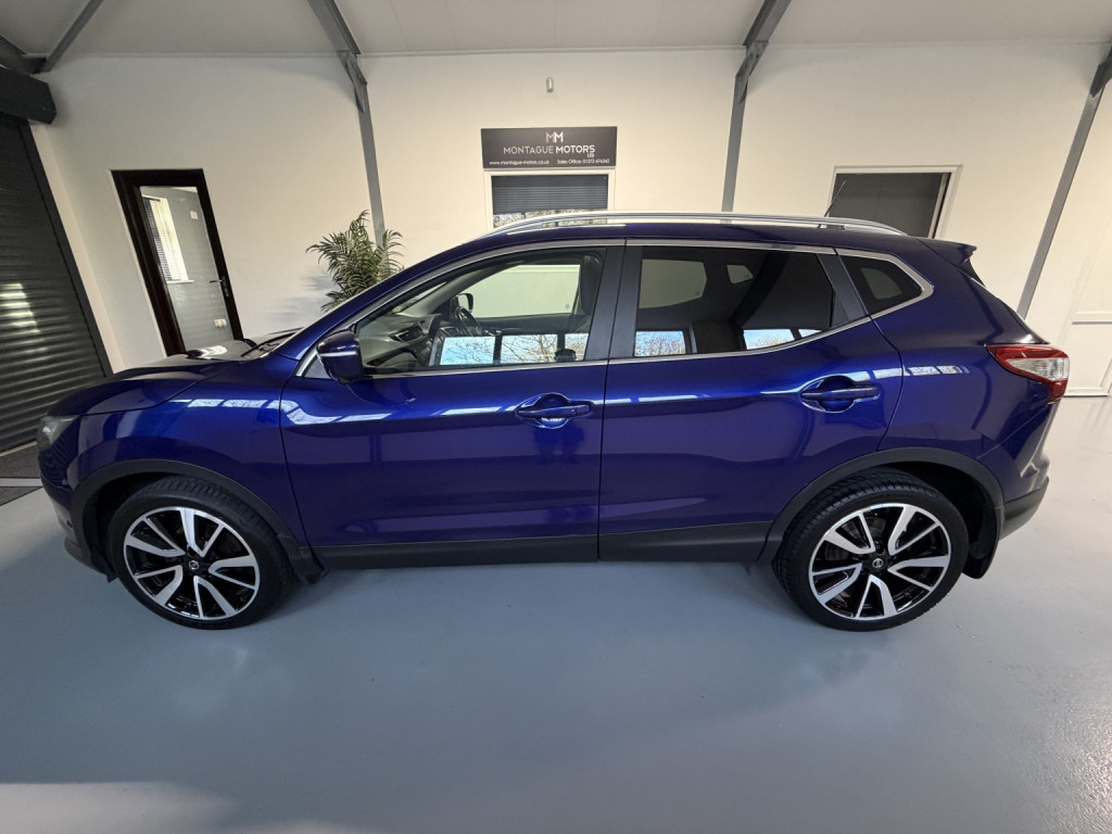 View NISSAN QASHQAI 1.5 dCi Tekna