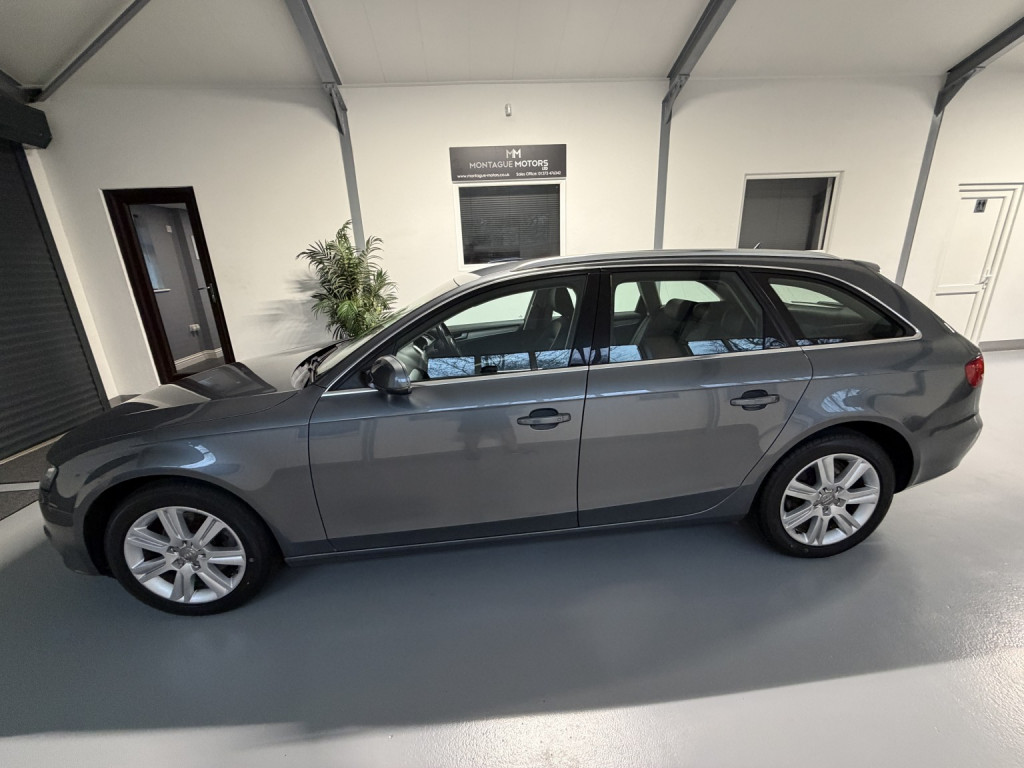 View AUDI A4 AVANT 2.0 TDI Technik