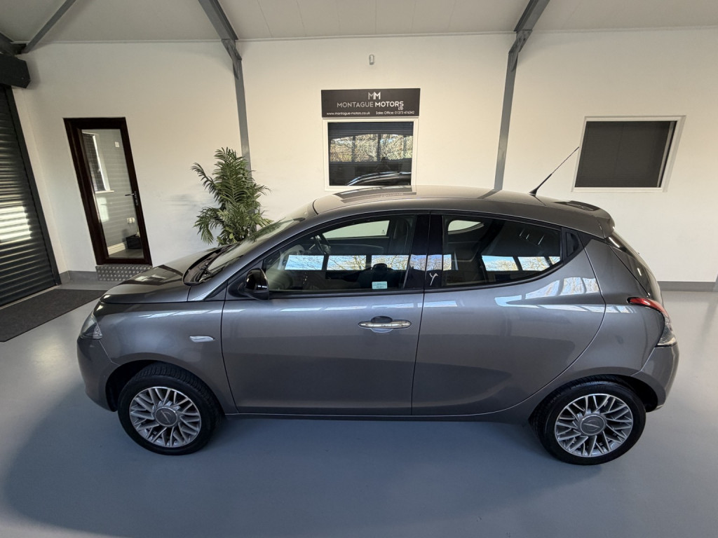 View CHRYSLER YPSILON 1.2 Ypsilon 1.2 Se