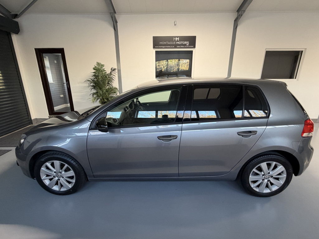 View VOLKSWAGEN GOLF 1.6 TDI BlueMotion Tech Match