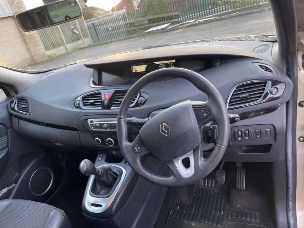 RENAULT GRAND SCENIC