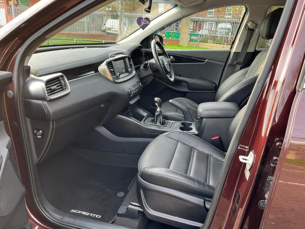 View KIA SORENTO 2.2 CRDi KX-2 AWD Euro 6 (s/s) 5dr