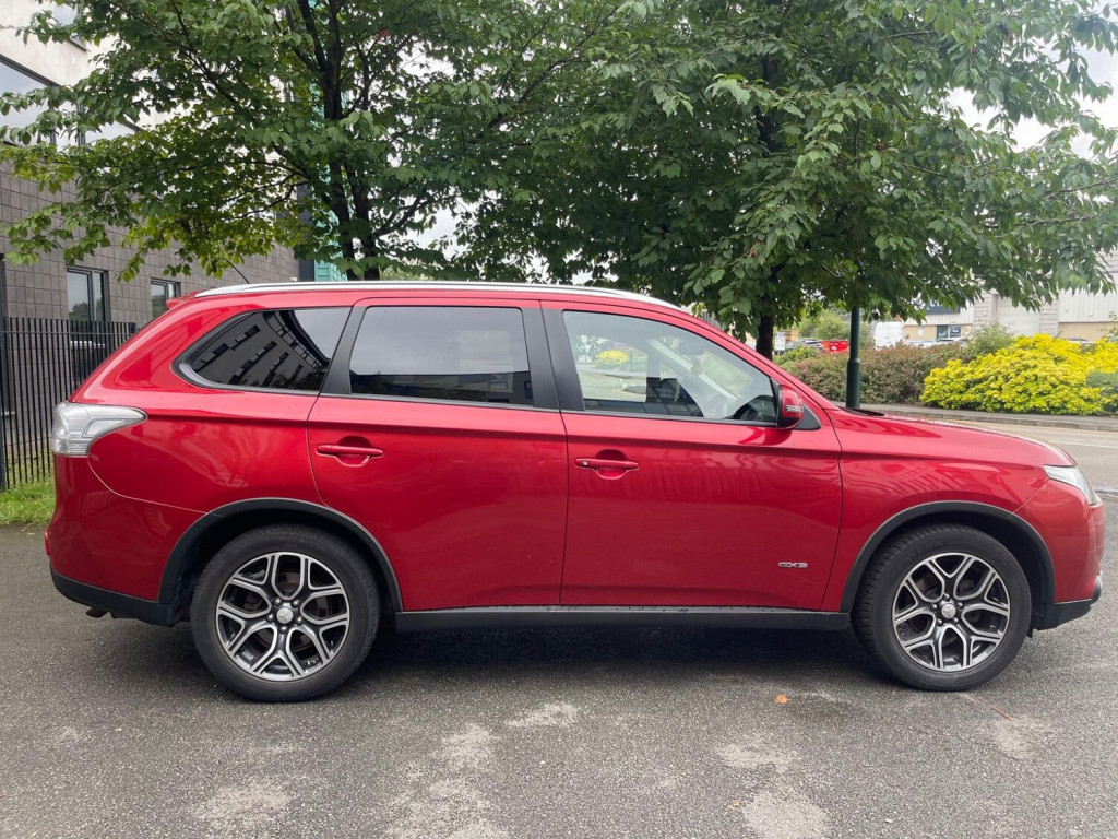 MITSUBISHI OUTLANDER