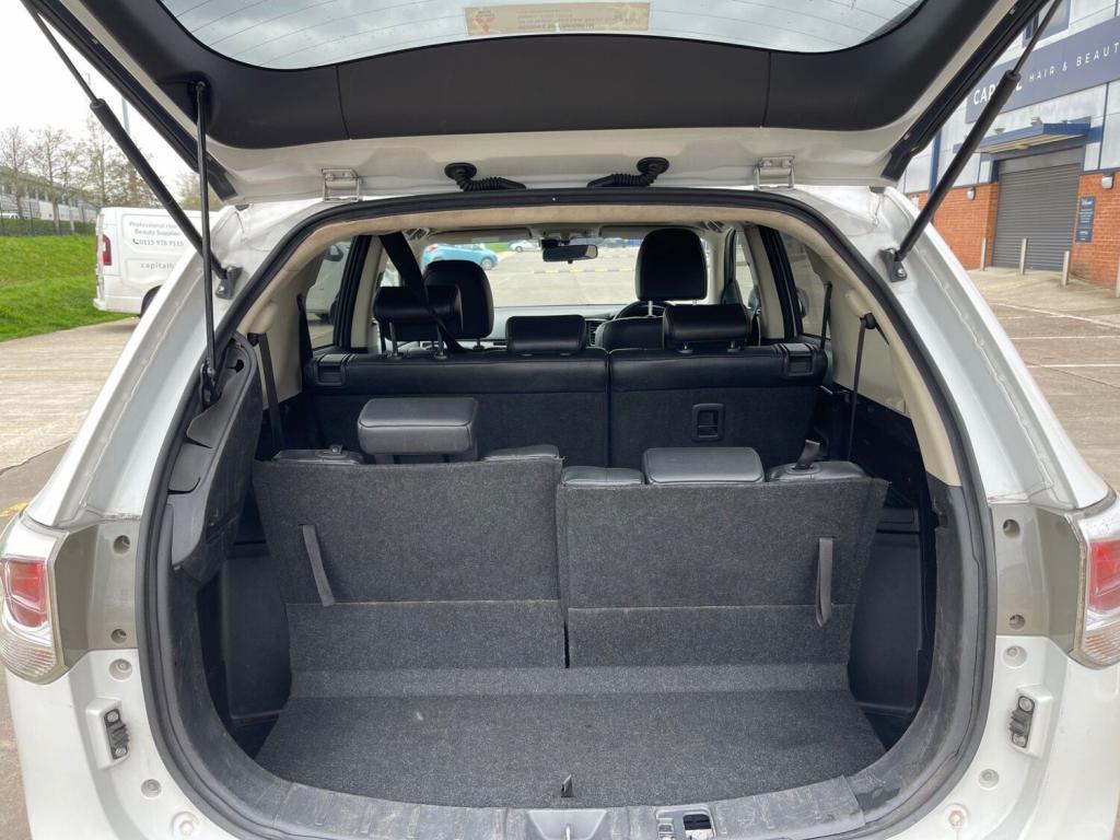 MITSUBISHI OUTLANDER