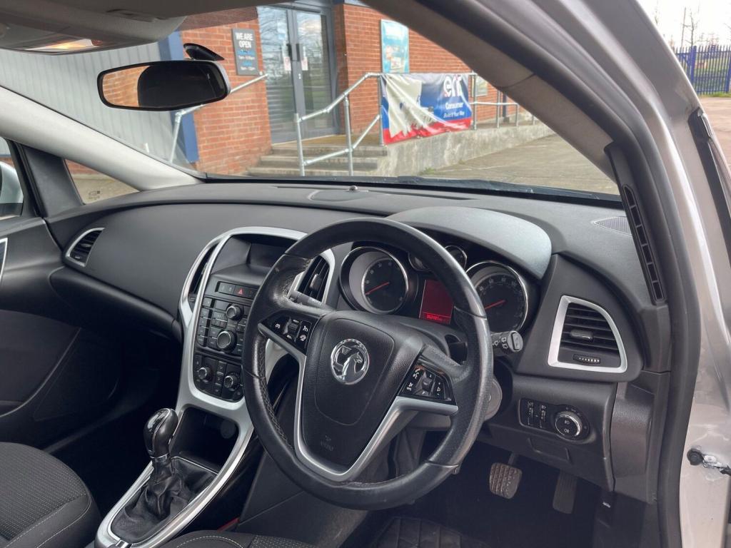 VAUXHALL ASTRA