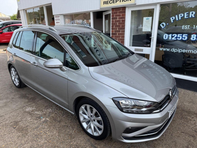 VOLKSWAGEN GOLF SV
