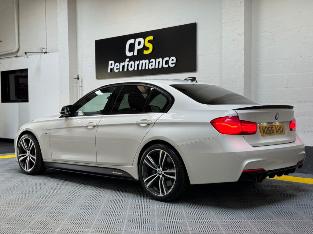 View BMW 3 SERIES 2.0 320d M Sport Auto Euro 6 (s/s) 4dr