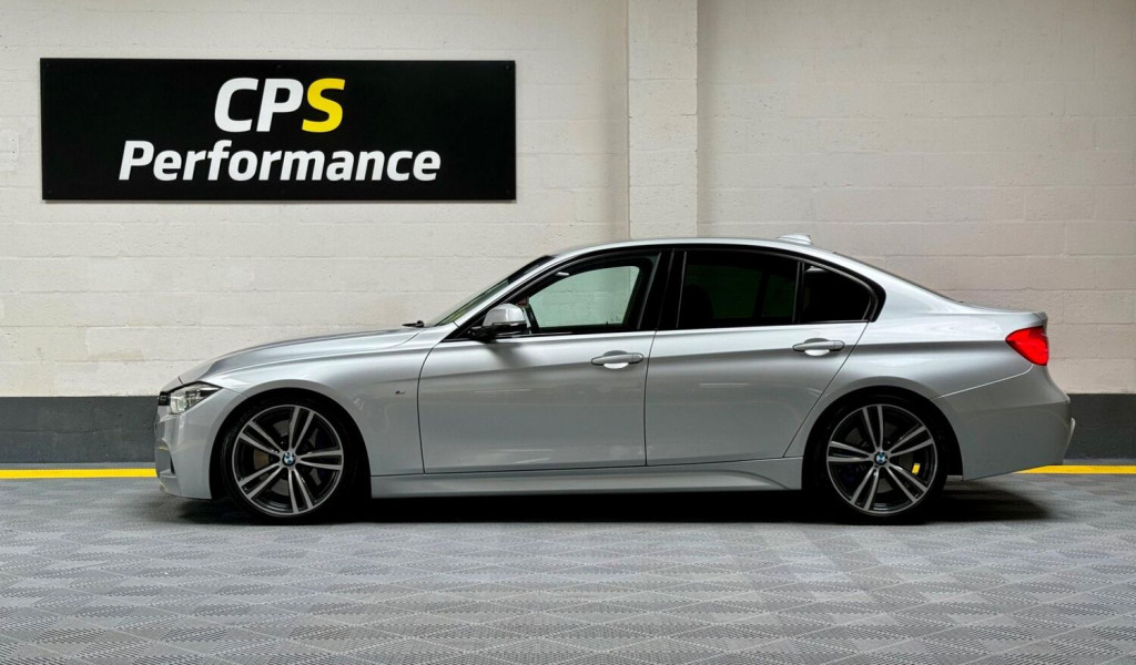 View BMW 3 SERIES 3.0 330d M Sport Auto xDrive Euro 6 (s/s) 4dr