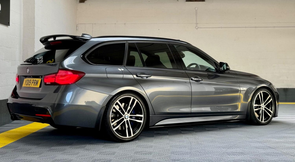 BMW 3 SERIES