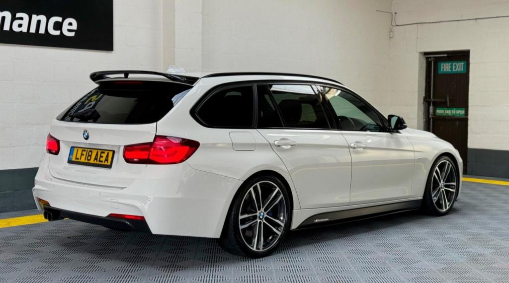 BMW 3 SERIES