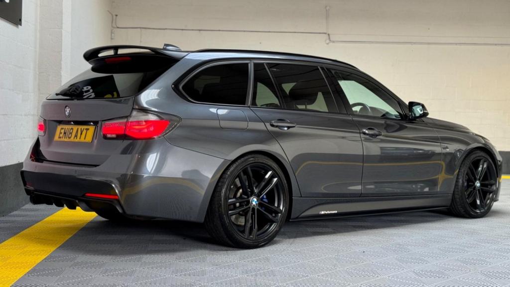 BMW 3 SERIES