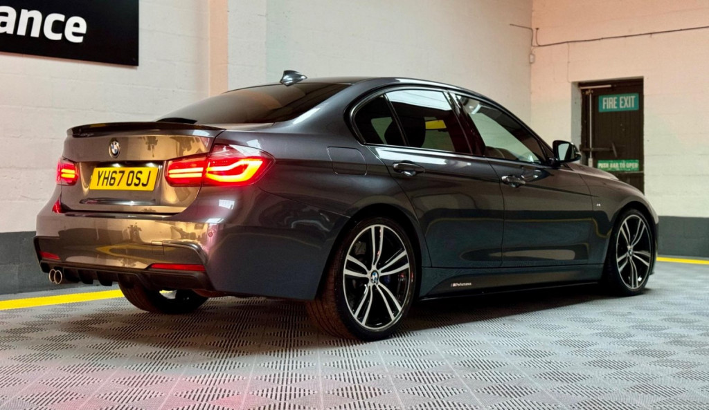 BMW 3 SERIES